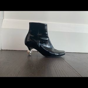 YUUL YIE Pearl heel booties